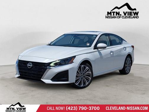 White 2023 Nissan Altima 2.5 SL
