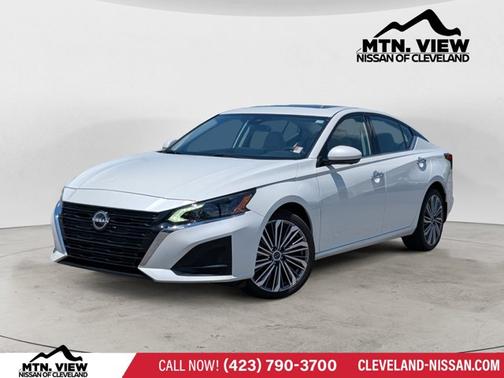 White 2023 Nissan Altima 2.5 SL