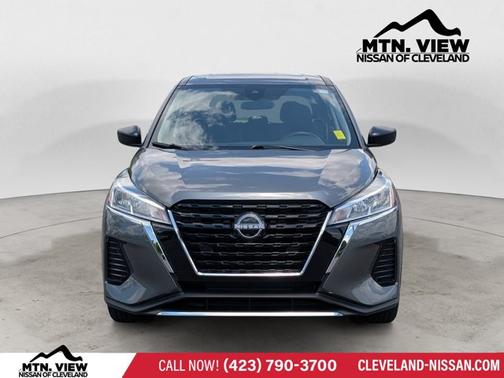 Gun Metallic 2025 Nissan Kicks Play S