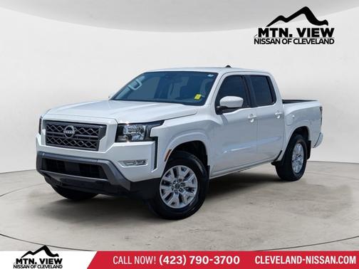 Glacier White 2024 Nissan Frontier SV