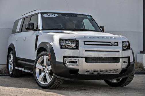 2023 Land Rover Defender SE