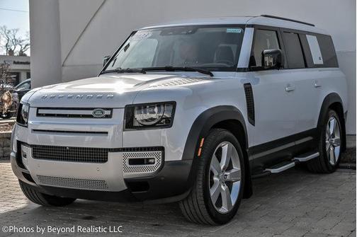 2023 Land Rover Defender SE