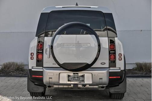 2023 Land Rover Defender SE