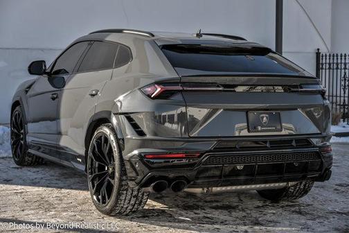 2024 Lamborghini Urus S