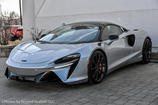 2025 McLaren Artura Base