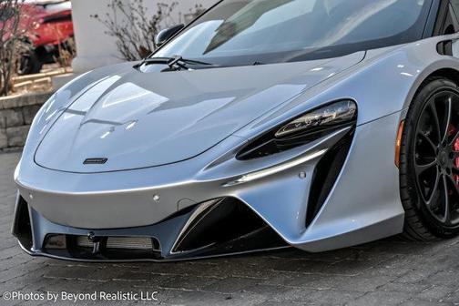 2025 McLaren Artura Base