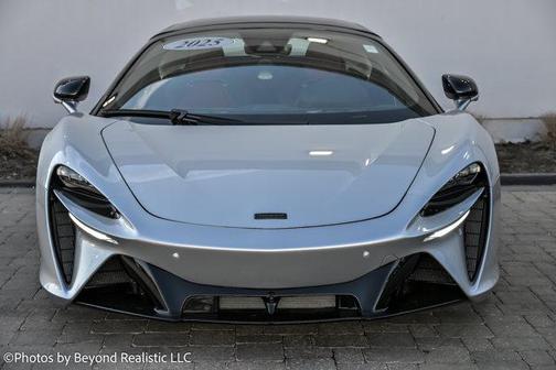 2025 McLaren Artura Base