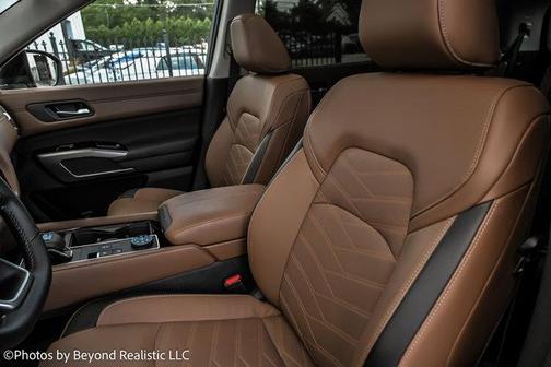 2025 Nissan Pathfinder Platinum