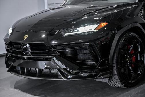 2023 Lamborghini Urus Performante