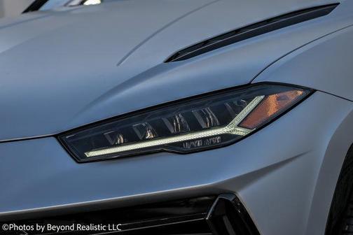 2023 Lamborghini Urus S