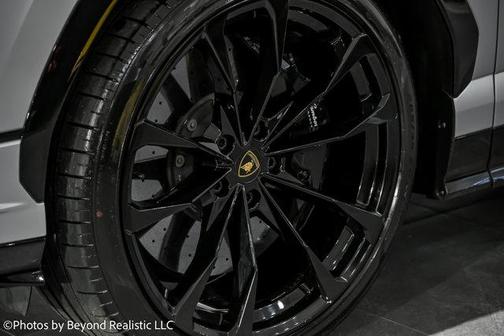 2023 Lamborghini Urus S