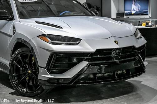 2023 Lamborghini Urus S