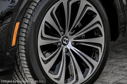 2023 Bentley Bentayga Hybrid V6