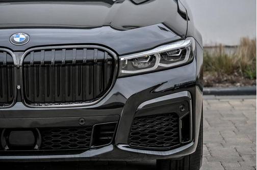 Black Sapphire Metallic 2022 BMW 750 i xDrive