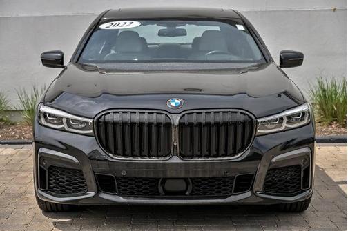Black Sapphire Metallic 2022 BMW 750 i xDrive