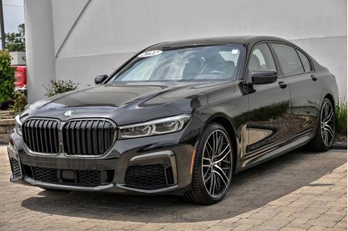 Black Sapphire Metallic 2022 BMW 750 i xDrive
