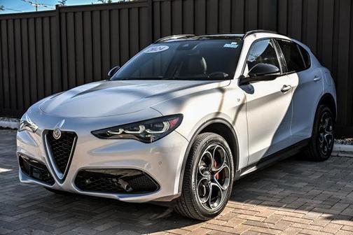 Moonlight Gray Metallic 2024 Alfa Romeo Stelvio Ti