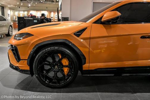 2024 Lamborghini Urus Performante