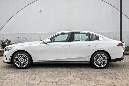 Alpine White 2024 BMW 530 i xDrive