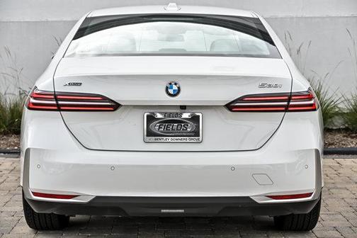 Alpine White 2024 BMW 530 i xDrive