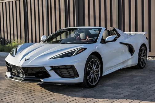 Arctic White 2026 Chevrolet Corvette Stingray w/3LT