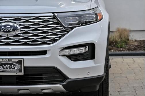Star White 2023 Ford Explorer Platinum