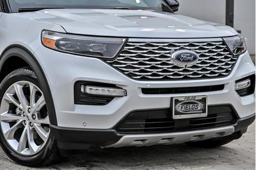 Star White 2023 Ford Explorer Platinum