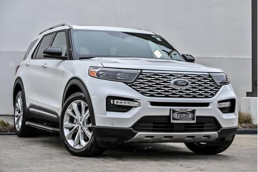 Star White 2023 Ford Explorer Platinum