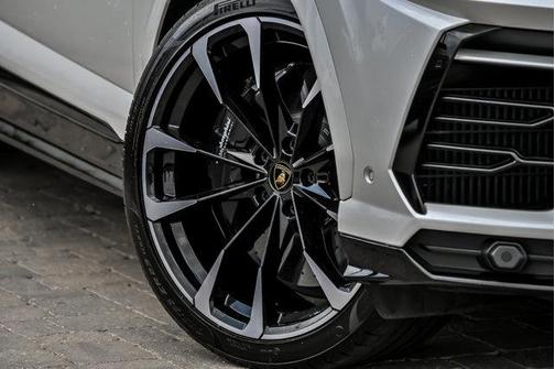 Balloon White 2022 Lamborghini Urus