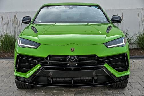 Verde 2024 Lamborghini Urus S