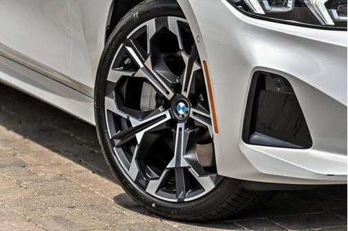 Mineral White Metallic 2025 BMW 330 i xDrive