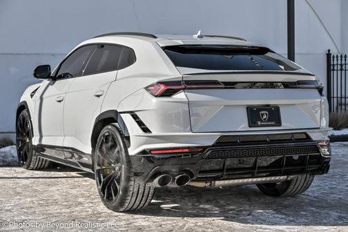 2024 Lamborghini Urus S