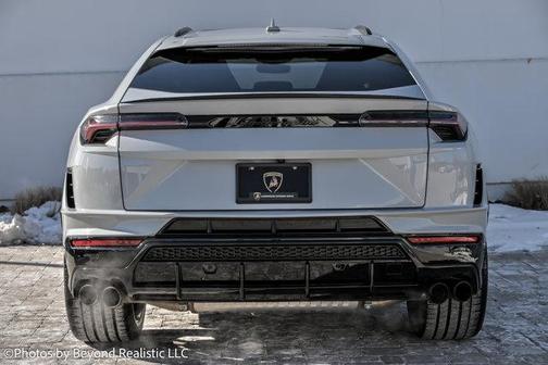 2024 Lamborghini Urus S