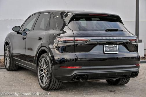 2022 Porsche Cayenne Platinum Edition