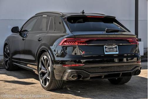 Mythos Black Metallic 2023 Audi RS Q8 4.0T quattro