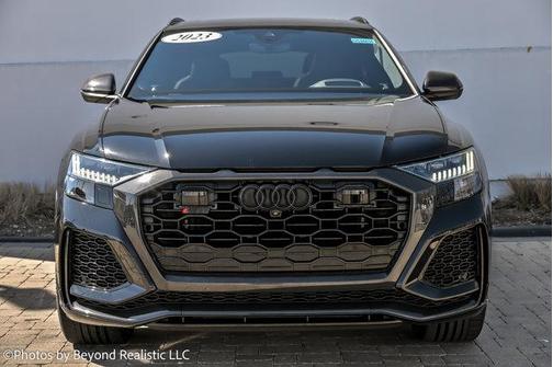 Mythos Black Metallic 2023 Audi RS Q8 4.0T quattro