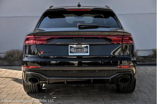 Mythos Black Metallic 2023 Audi RS Q8 4.0T quattro