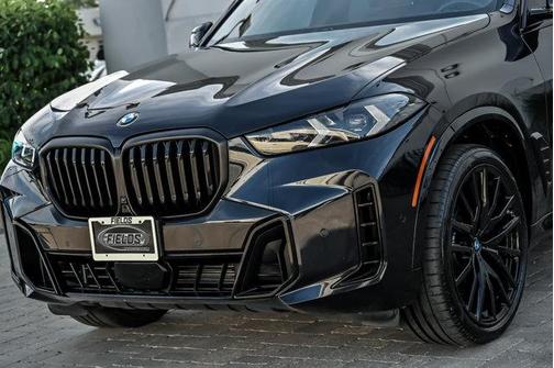 Carbon Black Metallic 2024 BMW X5 xDrive40i