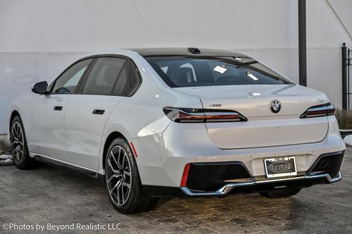 2025 BMW 740 i xDrive