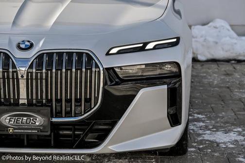 2025 BMW 740 i xDrive