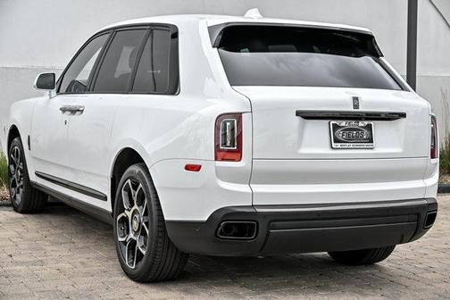 Black 2023 Rolls-Royce Cullinan