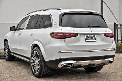 Moonlight White 2026 Mercedes-Benz Maybach GLS 600 4MATIC