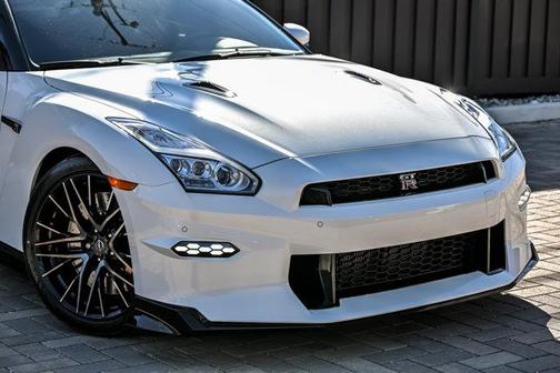 White 2024 Nissan GT-R Premium