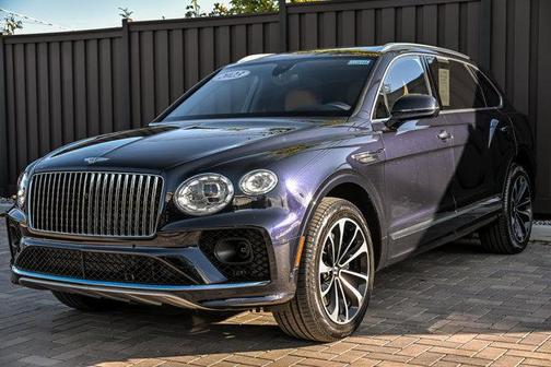 Dark Sapphire 2023 Bentley Bentayga
