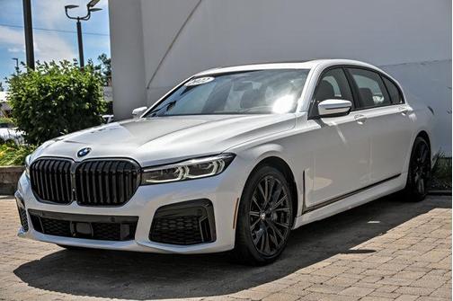 Mineral White Metallic 2022 BMW 750 i xDrive