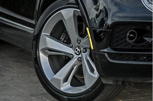 Onyx 2020 Bentley Bentayga V8