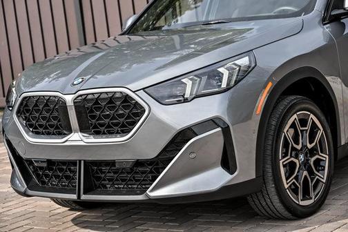 Skyscraper Gray Metallic 2026 BMW X2 xDrive28i