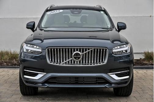 Denim Blue Metallic 2025 Volvo XC90 Plug-In Hybrid T8 Plus 6-Seater