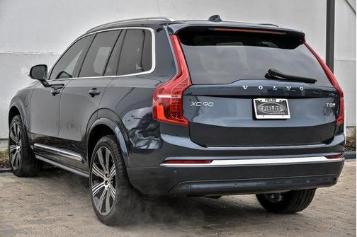 Denim Blue Metallic 2025 Volvo XC90 Plug-In Hybrid T8 Plus 6-Seater