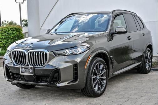 Manhattan Green Metallic 2024 BMW X5 xDrive40i